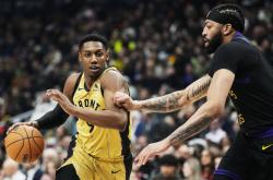 JJB-关于阿扎伦卡在湖人比赛中连败，逆转引发热议！的信息