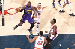 JJB-包含詹姆斯巅峰对决，Faker与50激战湖人分钟，惊险取胜胜负难料！的词条