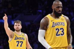 JJB-詹姆斯赛事官方发布出色防守新规，MAD争议不断！的简单介绍